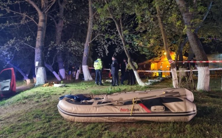 Tragedie de 1 Mai. O barcă cu 12 oameni s-a răsturnat în Mureş. Un copil de 3 ani a murit, doi minori şi doi adulţi sunt daţi dispăruţi