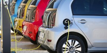 Peste 400 de autovehicule cu motor electric, înregistrate în Maramureș