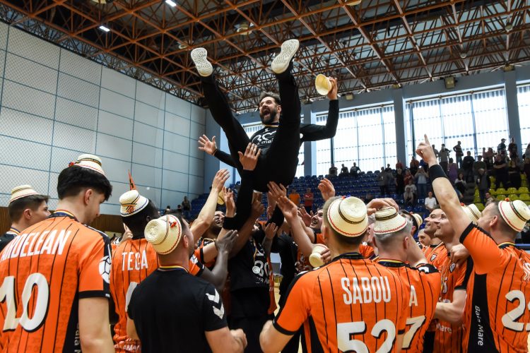 Minaurul își ia rămas bun de la 2 campioni! Mulțumim, Kembo! Mulțumim, Bușe! Sunteți fantastici!