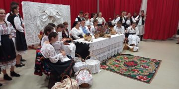 „Hori și joc în Maramureș”, pe scena Casei de Cultură din Șomcuta Mare