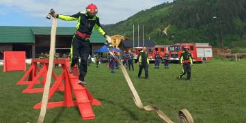Câştigătorii etapei zonale a concursurilor serviciilor voluntare pentru situații de urgență, desfăşurată la Poienile de Sub Munte