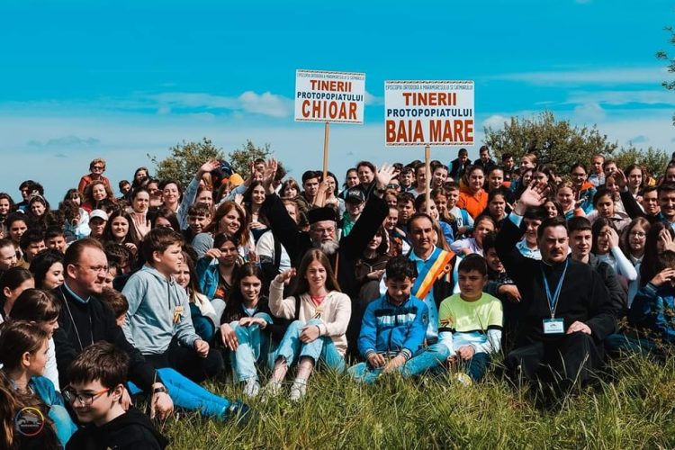 2.000 de elevi, preoți, profesori, primari și credincioși se întâlnesc la Catedrala Episcopală „Sfânta Treime” din Baia Mare