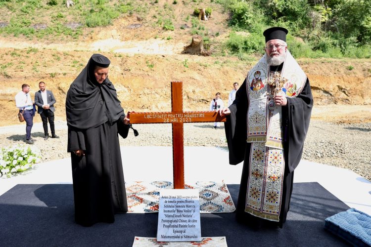 A fost pusă piatra de temelie a Schitului cu hramul „Buna Vestire” din Șomcuta Mare