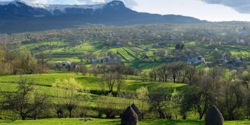 Satul din Maramureș pus pe harta lumii de către Regele Charles