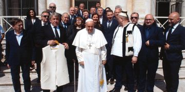 Delegație maramureșeană la Vatican! Trei întrebări de bun simț către consilierii băimăreni din delegație