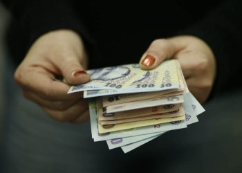 LE-A DAT CU VIRGULĂ: 11 BĂNCI DIN ROMÂNIA, SANCŢIONATE DE PROTECŢIA CONSUMATORILOR