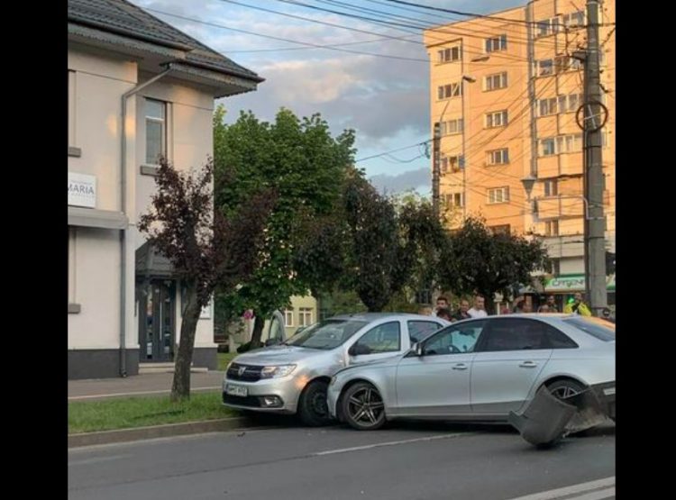 Accident în Baia Mare. Trafic blocat pe Bulevardul Republicii!