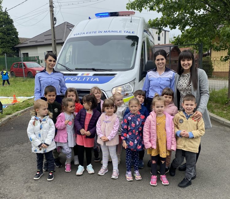 Micii pietoni ai Grădiniței cu program prelungit nr. 8 din Baia Mare, vizitați de polițiști