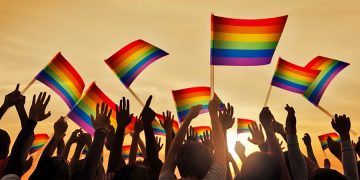Decizie CEDO. România, obligată să recunoască și să protejeze familiile homosexuale