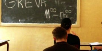 Grevă de avertisment în învăţământ azi, între orele 11.00 şi 13.00. Greva generală ar urma să fie declanşată de luni, 22 mai