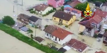 Ciclonul devastator din Italia se îndreaptă spre estul Europei. Ploi torențiale și grindină în România