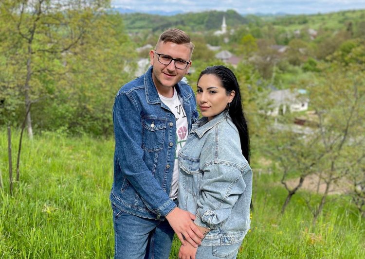 Ela şi Petrică, câştigătorii sezonului 4 Mireasa, nu mai fac cununia religioasă anul acesta, după ce tânăra a pierdut sarcina