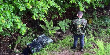 Contrabandiştii de ţigări şi-au abandonat marfa în valoare de 17.500 lei. Focuri de armă la Valea Vişeului