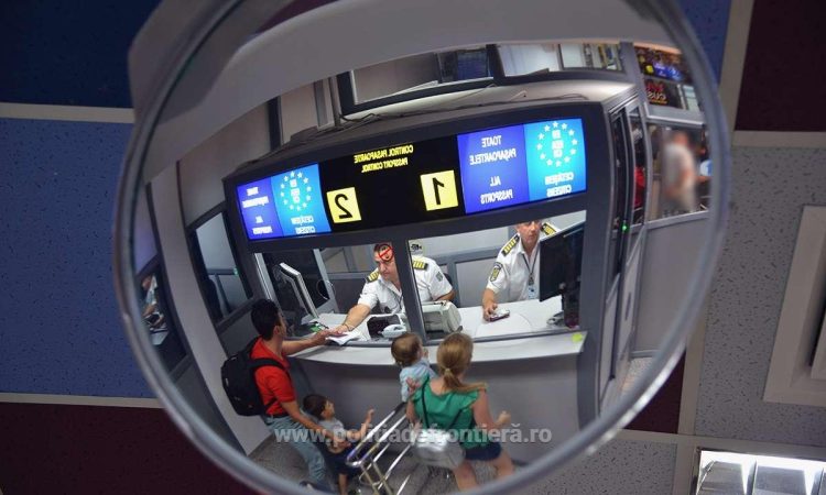 Ieşiţi din ţară cu copiii în perioada următoare? Atenţie la documentele de călătorie ale acestora!