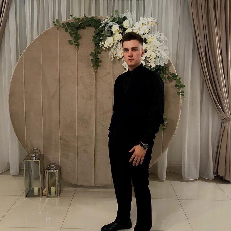 A început turneul caritabil pentru ajutorarea lui Cosmin, tânărul din Recea