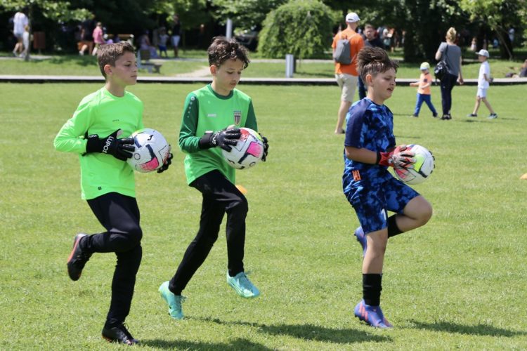 Academia Minaur Baia Mare organizează noi selecţii pentru grupe de fotbal