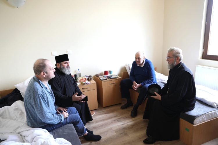Vizită episcopală la Centrul pentru îngrijirea persoanelor în vârstă „Bunul Samarinean” din Coroieni