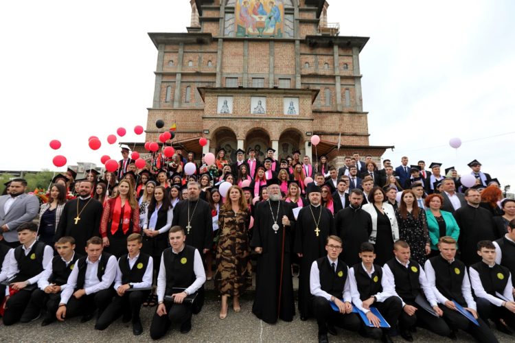 SPĂLARE DE PĂCATE: Festivitatea de absolvire a elevilor Seminarului Teologic Liceal Ortodox din Baia Mare
