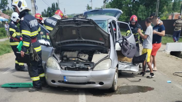 Femeie de 40 de ani, decedată într-un accident rutier. Fiica acesteia a ajuns la spital