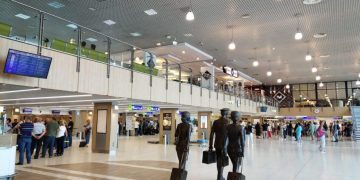 Atac pe aeroportul din Chişinău: Un cetățean din Tadjikistan a furat pistolul unui polițist și a ucis două persoane