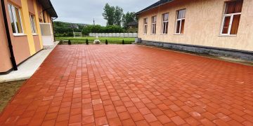 Grigore Leșe a vizitat Grădinița din comuna Băsești recent renovată de Asociația BookLand