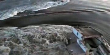 Catastrofă în Ucraina. 16.000 de oameni ar putea fi afectați de inundații după distrugerea barajului Kahovka din sudul ţării