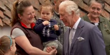 Cum a fost primit Regele Charles al III-lea de vecinii din Valea Zălanului: „Mi-a strâns mâna și ne-am pupat”