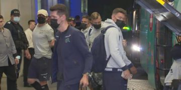 Emoții pentru tricolori: avionul cu care naționala trebuia să ajungă în Elveţia s-a defectat