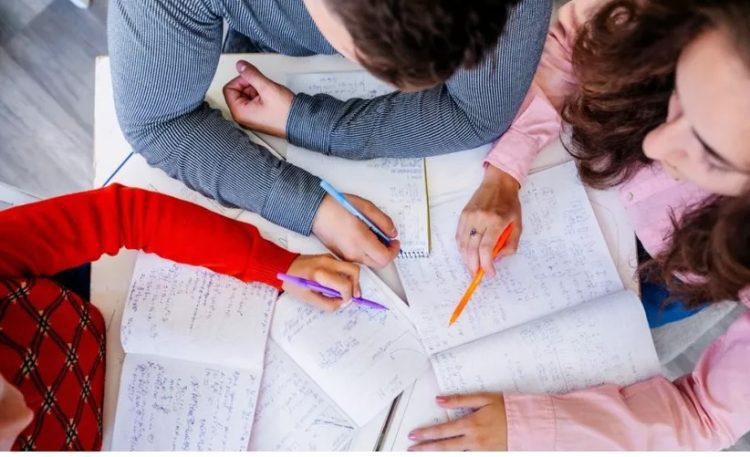 Încep înscrierile la Evaluarea Națională. Calendarul probelor ar putea fi afectat de greva profesorilor