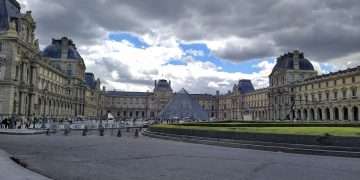 Muzeul Luvru din Paris găzduieşte opere de artă din Ucraina pentru a le proteja de război