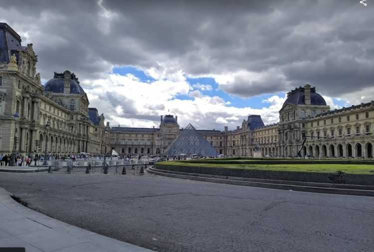 Muzeul Luvru din Paris găzduieşte opere de artă din Ucraina pentru a le proteja de război