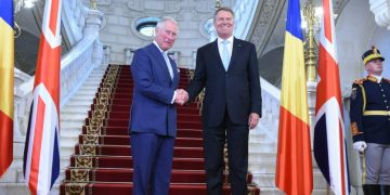 Regele Charles al III-lea a ajuns în România. Klaus Iohannis îl va primi la Palatul Cotroceni