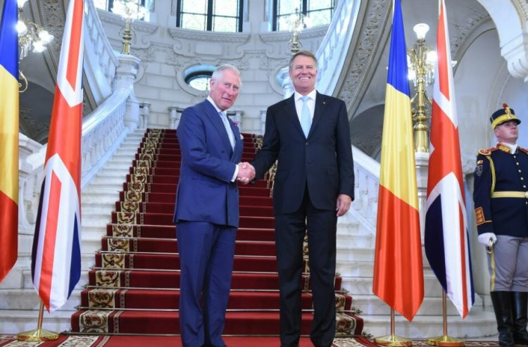 Regele Charles al III-lea a ajuns în România. Klaus Iohannis îl va primi la Palatul Cotroceni