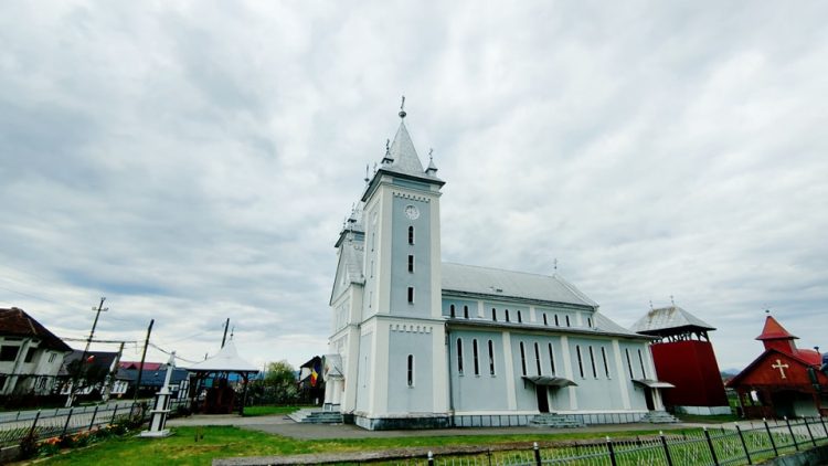 Hramul Parohiei Ortodoxe Române Săcălășeni, sărbătorit duminică