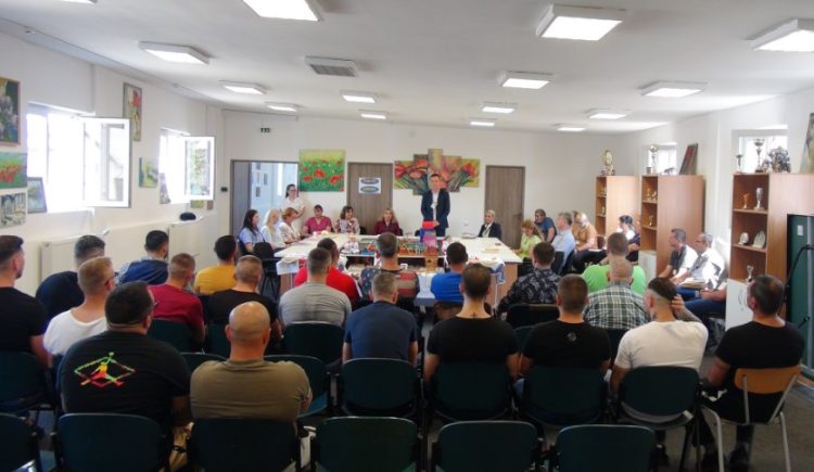 Se face școală la Penitenciarul Baia Mare. 35 de persoane private de libertate au absolvit cursurile de învățământ în acest an