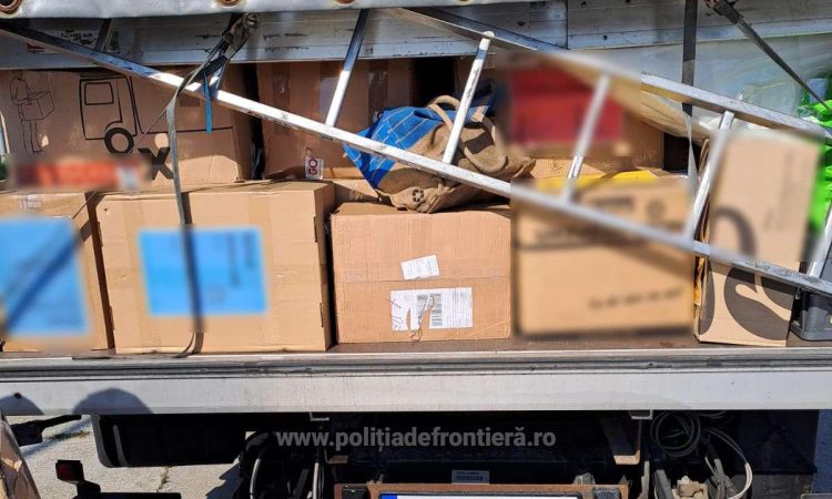 Încă un TIR încărcat cu deșeuri, oprită la Petea. Aproximativ 700 de tone descoperite în primele 6 luni ale acestui an