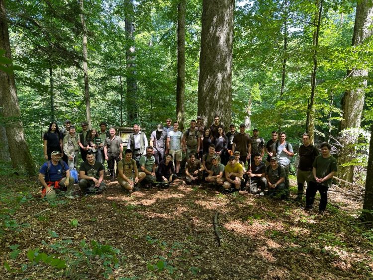 Viitorii ingineri silvici, în vizită la Ocolul Silvic Strâmbu Băiuț