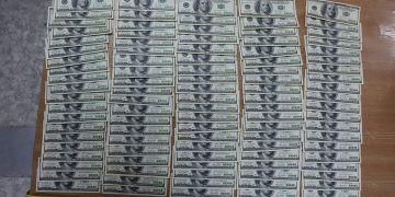 Un ucrainean a ajuns la PTF Siret cu 390.000 de dolari într-un rucsac