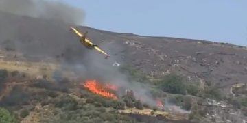 Un avion de stingere a incendiilor s-a prăbuşit în Grecia