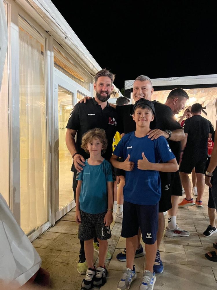 UN NOU ÎNCEPUT: Răzvan Pop a semnat cu Dinamo! Felicitări și mult succes, Kembo!