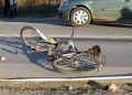 O fetiţă de 11 ani aflată pe bicicletă, accidentată la Remeţi. Copila a fost transportată la un spital din Cluj