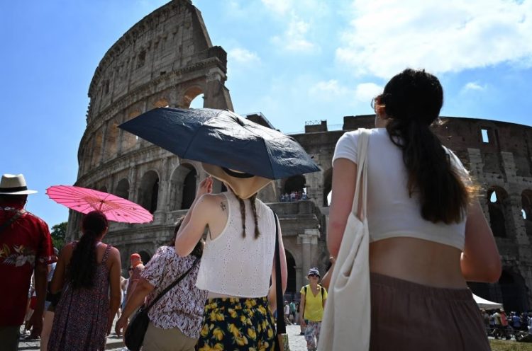 Atenționare MAE pentru românii care călătoresc în Italia. A fost emis cod roșu de caniculă