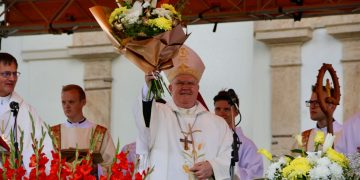 Doliu în Biserica catolică. A decedat episcopul Ferenc Cserháti, născut la Satu Mare. A lucrat ca pastor asistent la Sighetu Marmaţiei
