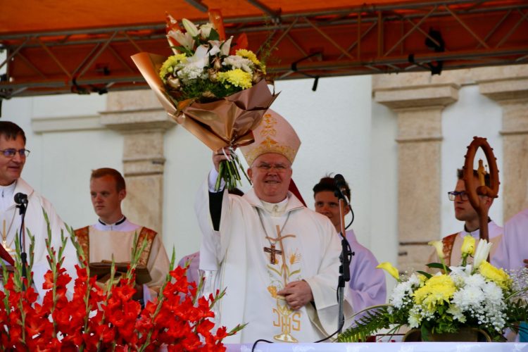 Doliu în Biserica catolică. A decedat episcopul Ferenc Cserháti, născut la Satu Mare. A lucrat ca pastor asistent la Sighetu Marmaţiei