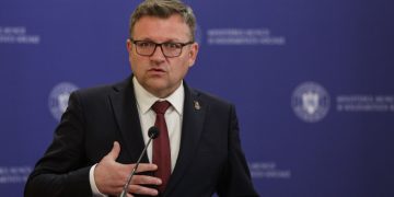 Ministrul Muncii, Marius Budăi, a demisionat în urma scandalului azilelor groazei. Cine îl va înlocui