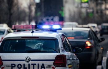 Un bărbat din Hărniceşti s-a răsturnat cu maşina la Ocna Şugatag. A refuzat recoltarea de sânge în vederea stabilirii alcoolemiei