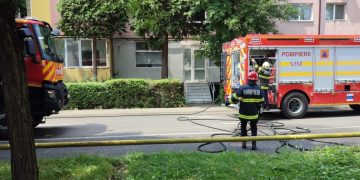 Incendiu la un apartament al unui bloc de pe str. V. Babeş din Baia Mare. 12 persoane au fost evacuate – foto