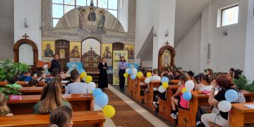 60 de copii aflaţi în tabăra „Ecumenica” din Târgu Lăpuș s-au întâlnit cu poliţiştii de prevenire a consumului si traficului de droguri