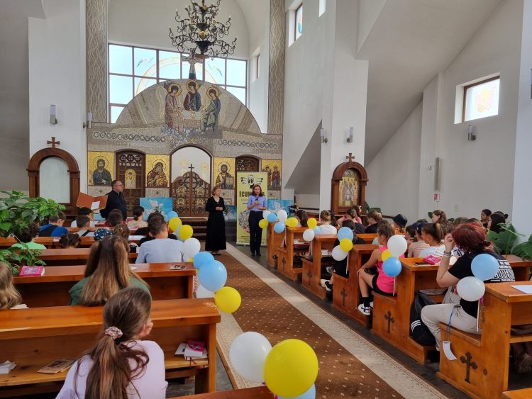 60 de copii aflaţi în tabăra „Ecumenica” din Târgu Lăpuș s-au întâlnit cu poliţiştii de prevenire a consumului si traficului de droguri