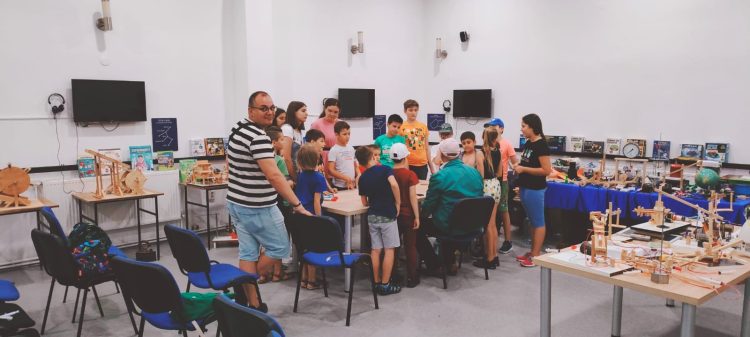Tabăra de ştiinţă de la Planetariul Baia Mare se prelungeşte şi în august